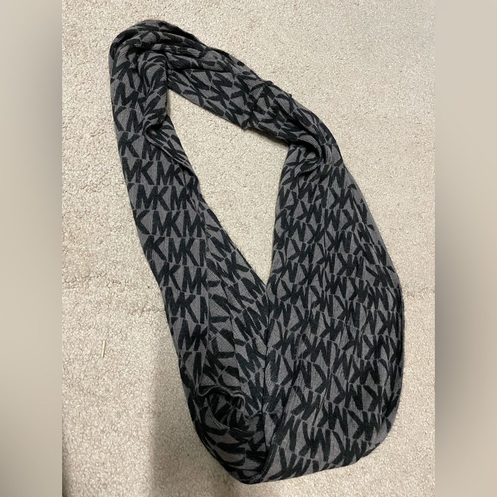 Michael Kors Infinity Scarf
